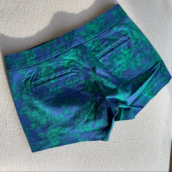 NWT J Crew women’s shorts - blue with green floral print, size 2 - Picture 2 of 3